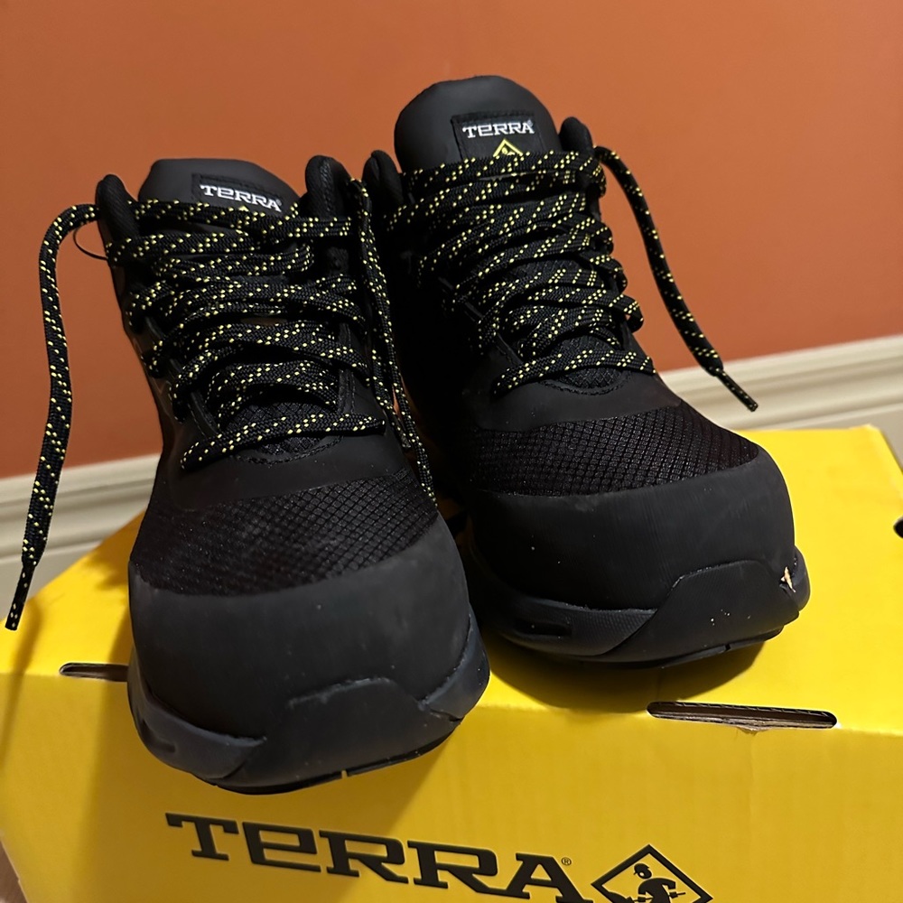 Branded terra safety shoes for 140 with warranty selling price was 195 Contact